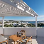 μπαλκόνι με θέα / Viewtiful Balcony Apartament Adamantas (Milos)