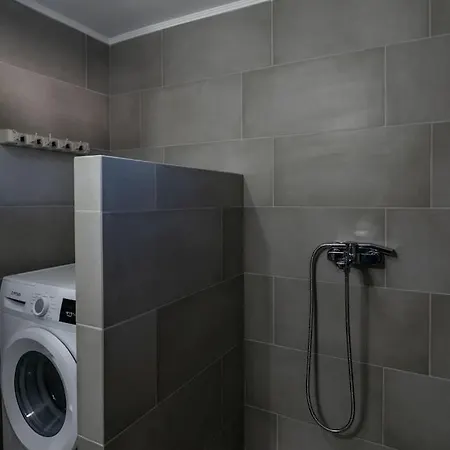 μπαλκόνι με θέα / Viewtiful Balcony 아다마스