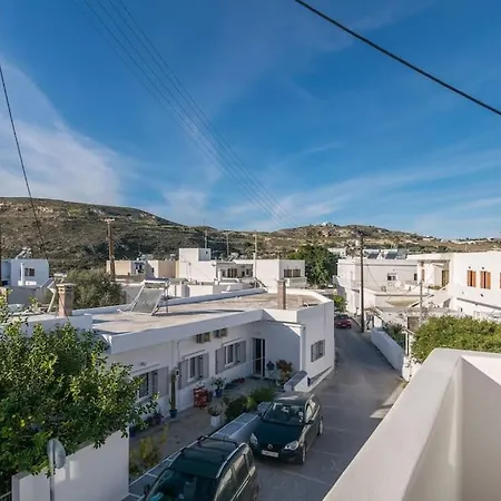 μπαλκόνι με θέα / Viewtiful Balcony * Adamantas (Milos)