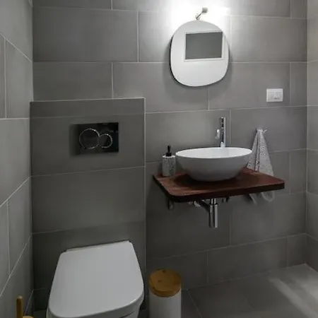 μπαλκόνι με θέα / Viewtiful Balcony 아다마스